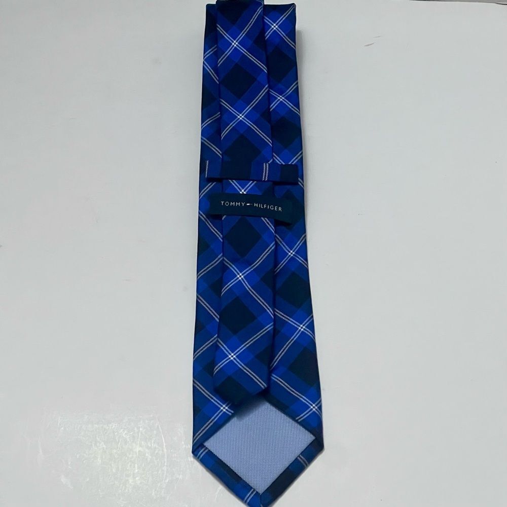 Tommy Hilfiger 100% Silk Tartan Plaid Designer Tie Blue Preppy Business Necktie - Picture 9 of 11